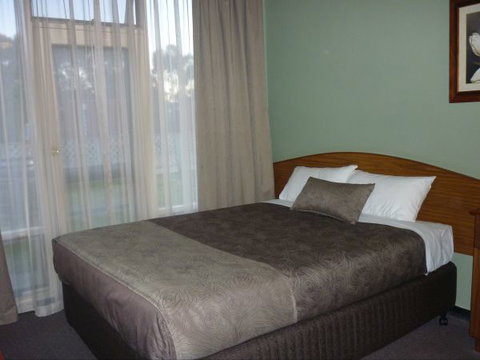 Naracoorte Hotel/Motel - Tourism Gold Coast 0