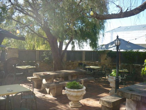 Naracoorte Hotel/Motel - Tourism Gold Coast 2