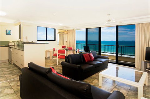 Pelican Sands Beach Resort - Tourism Gold Coast 6