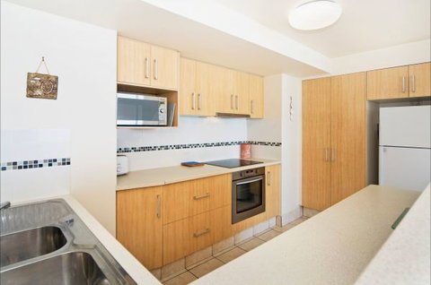 Pelican Sands Beach Resort - Tourism Gold Coast 9