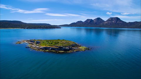Picnic Island - Tourism Gold Coast 1