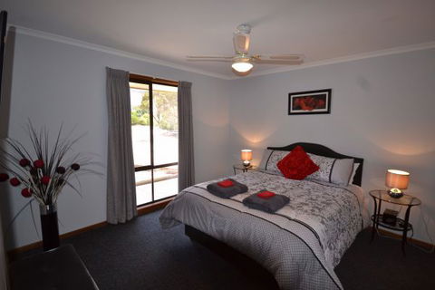 Riverbush Cottages - Tourism Gold Coast 4