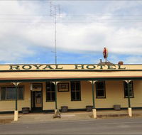 Royal Hotel Snake Valley - Tourism Gold Coast