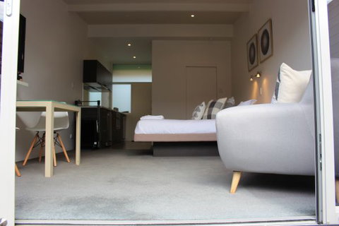 Sandy Bay Studio Apartment - Tourism Gold Coast 3