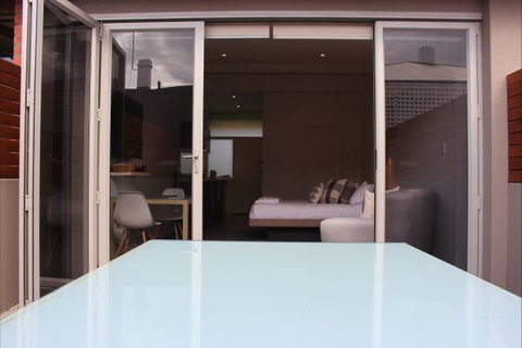 Sandy Bay Studio Apartment - Tourism Gold Coast 4