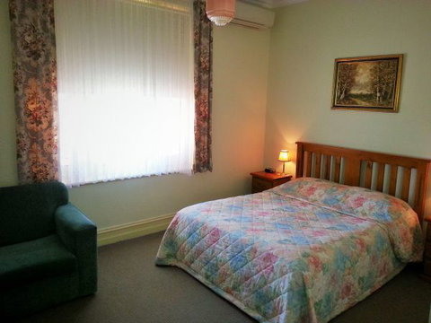 Sonbern Lodge Motel - Tourism Gold Coast 5