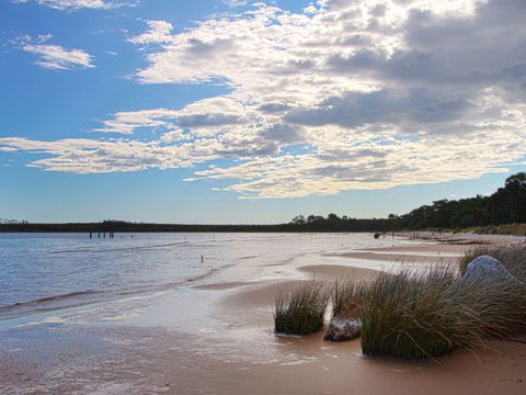 Strahan Beach Tourist Park - Tourism Gold Coast 0