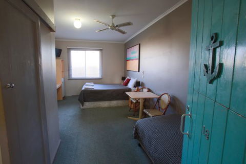 Tea Gardens Hotel Motel - Tourism Gold Coast 1