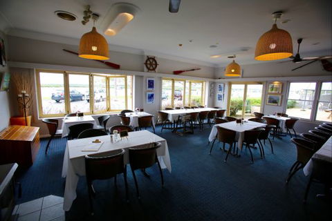 Tea Gardens Hotel Motel - Tourism Gold Coast 6