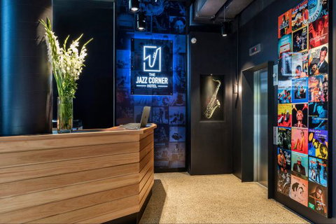 The Jazz Corner Hotel - Tourism Gold Coast 7