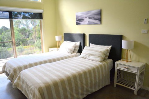 Tilba Coastal Retreat - Tourism Gold Coast 4