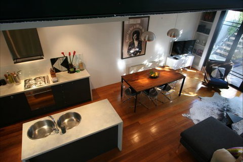 Two Five Zero / Richmond - Tourism Gold Coast 3