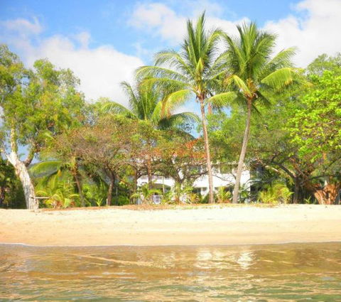 Villa Beach - Tourism Gold Coast 1