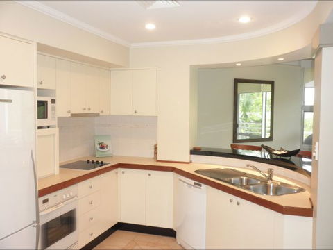 Villa Beach - Tourism Gold Coast 5