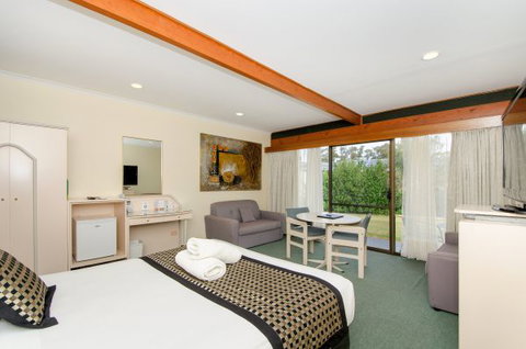 William MacIntosh Motor Lodge - Tourism Gold Coast 1
