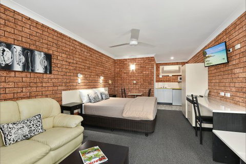 Woongarra Motel - Tourism Gold Coast 1