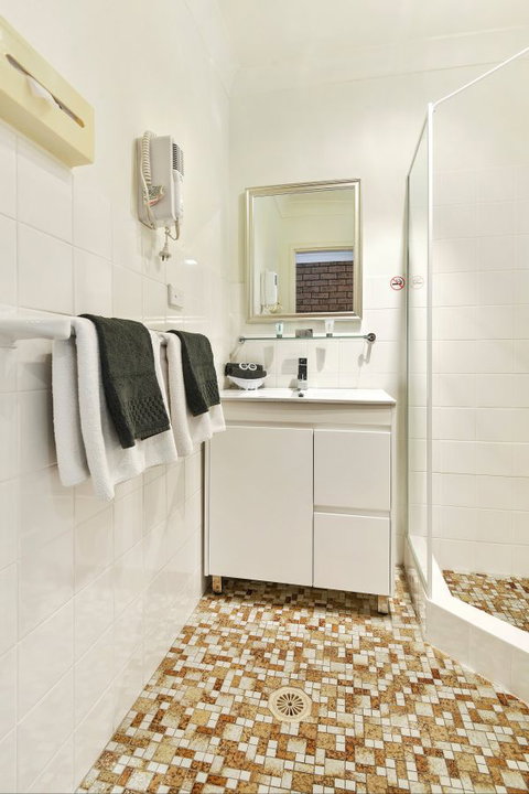 Woongarra Motel - Tourism Gold Coast 3