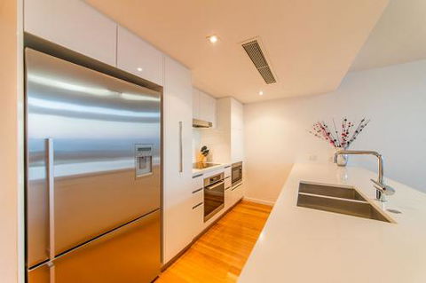 Echelon Apartments - Tourism Gold Coast 12