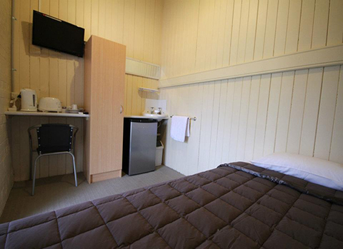 Grand Hotel Mount Morgan - Tourism Gold Coast 0