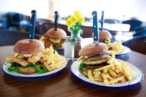 Tea Gardens Hotel–Motel - Tourism Gold Coast 8