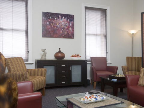 Auldington Hotel - Tourism Gold Coast 4