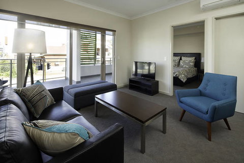Baileys Serviced Apartments - Tourism Gold Coast 1