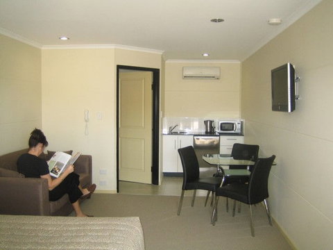 Balranald Club Motel - Gold Coast 1