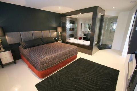 Bay Royal Apartments - Tourism Gold Coast 0