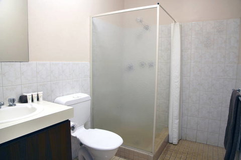 Bayside Holiday Apartments - Tourism Gold Coast 1