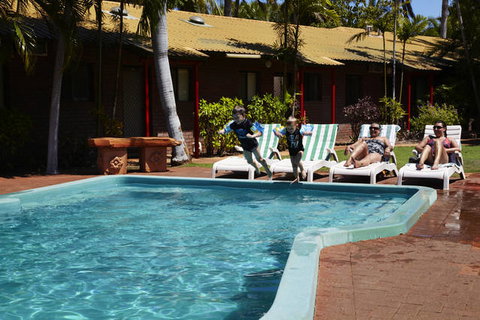 Bayside Holiday Apartments - Tourism Gold Coast 4