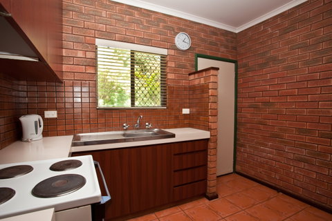 Bayside Holiday Apartments - Tourism Gold Coast 6