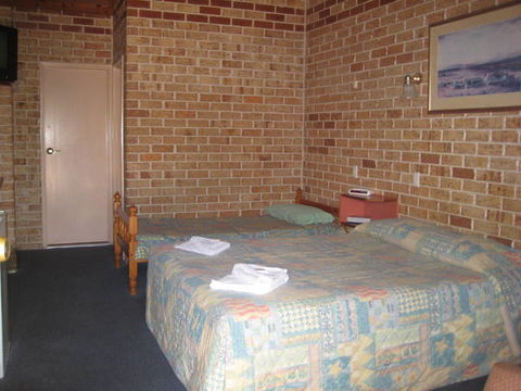 Beenleigh Village Motel - Tourism Gold Coast 2