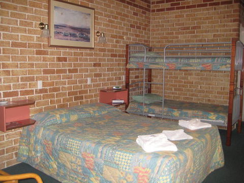 Beenleigh Village Motel - Tourism Gold Coast 3