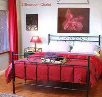 Bettenay's Lakeside Loft Spa Apartment - Tourism Gold Coast