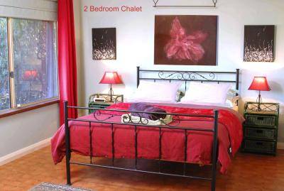 Bettenay's Lakeside Loft Spa Apartment - Tourism Gold Coast 0