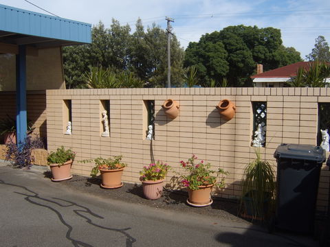 Binalong Motel - Tourism Gold Coast 2