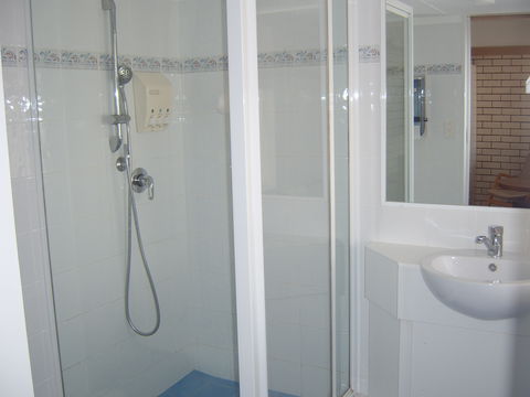 Binalong Motel - Tourism Gold Coast 9
