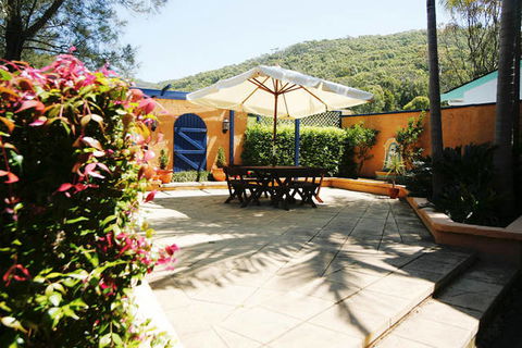 Blueys By The Beach Motel - Tourism Gold Coast 1