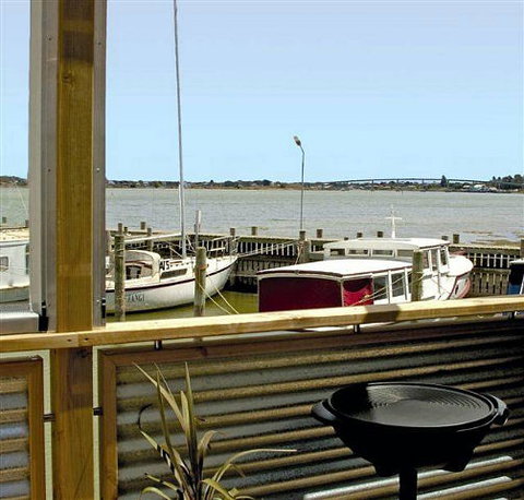 Boat Haven Studios - Tourism Gold Coast 3