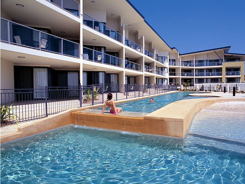 Boathouse Resort Tea Gardens - Tourism Gold Coast 0