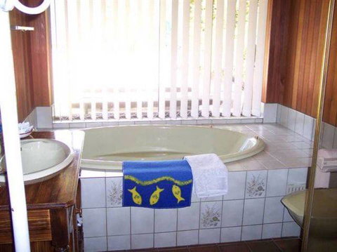 Bott's Beach Retreat - Tourism Gold Coast 3