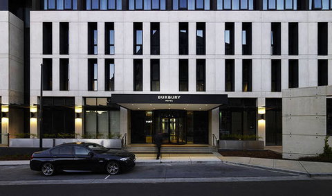 Burbury Hotel - Tourism Gold Coast 1