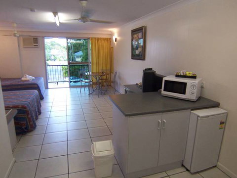 Cairns Holiday Lodge - Tourism Gold Coast 1