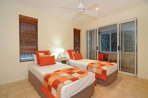 Cayman Villas Port Douglas - Tourism Gold Coast 0