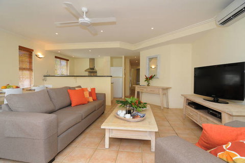 Cayman Villas Port Douglas - Tourism Gold Coast 3