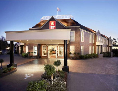 Canterbury International Hotel  - Tourism Gold Coast 0