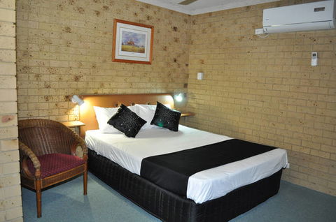 Coast Inn Motel - Tourism Gold Coast 0