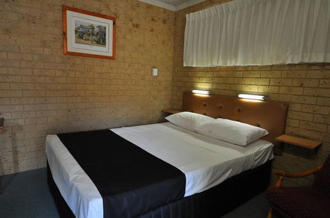 Coast Inn Motel - Tourism Gold Coast 1