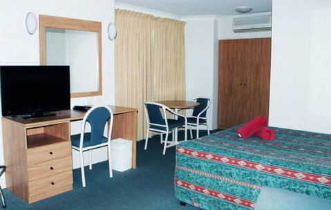 Colonial Court Motor Inn - Tourism Gold Coast 9