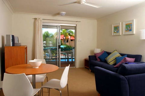 Comfort Inn & Suites Arlia Sands - Tourism Gold Coast 0